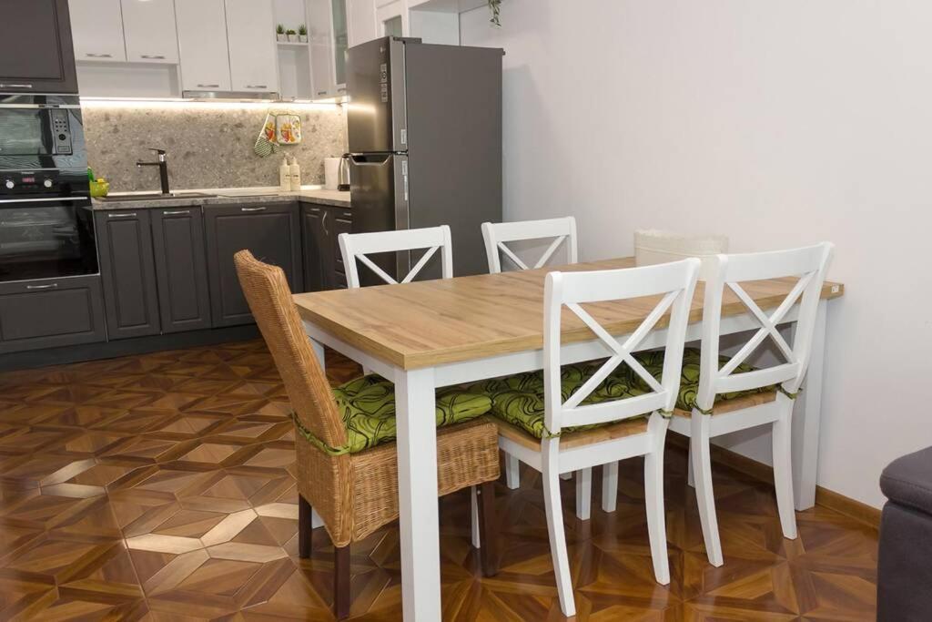 Perfect Summer Vacation Rental - One-Bedroom Flat By Flat Mаnager توبولا المظهر الخارجي الصورة
