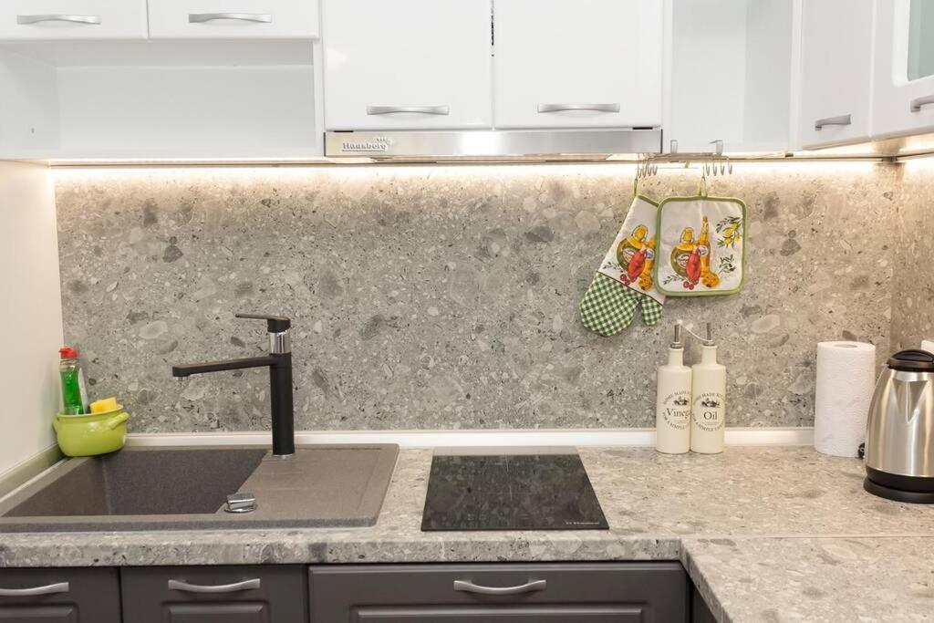 Perfect Summer Vacation Rental - One-Bedroom Flat By Flat Mаnager توبولا المظهر الخارجي الصورة